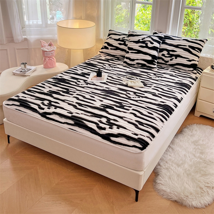 91家纺网 家纺一手货源 找家纺 梦舒羽 2025新款法莱绒床笠法兰绒床垫保护套牛奶绒兔毛绒席梦思床垫套-抽条 法莱绒抽条-梦幻墨白