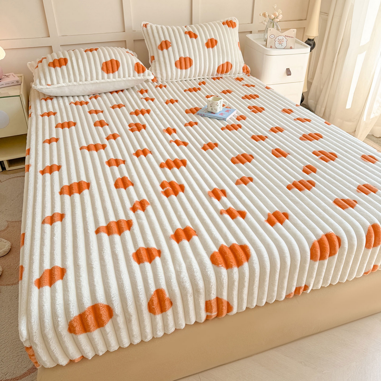 91家纺网 家纺一手货源 找家纺 眠势力 2025新款兔兔绒抽条印花床笠单件冬季兔绒加绒保暖保护套全包防尘床垫罩 暖阳【兔兔绒抽条床笠】