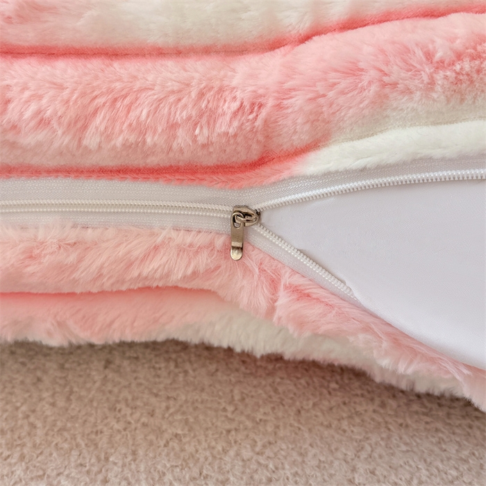 91家纺网 家纺一手货源 找家纺 圣比熊 2025新款兔毛绒抱枕套法兰绒枕套宿舍枕芯套法莱绒30x50枕头套-抽条 兔毛绒抽条-梦幻樱粉