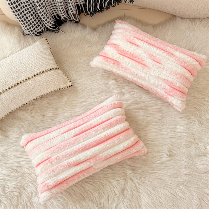 91家纺网 家纺一手货源 找家纺 圣比熊 2025新款兔毛绒抱枕套法兰绒枕套宿舍枕芯套法莱绒30x50枕头套-抽条 兔毛绒抽条-梦幻樱粉
