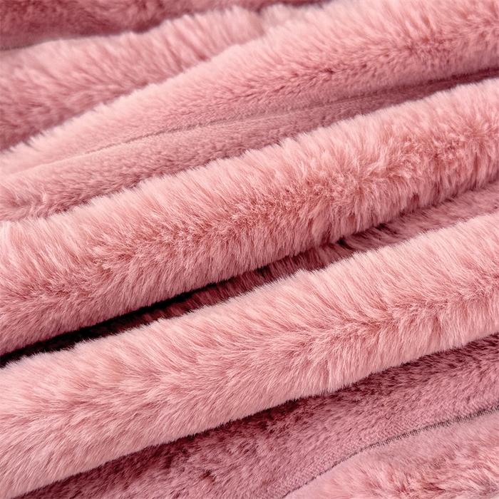 91家纺网 家纺一手货源 找家纺 圣比熊 2025新款兔毛绒抱枕套法兰绒枕套宿舍枕芯套法莱绒30x50枕头套-抽条 兔毛绒抽条-云梦粉