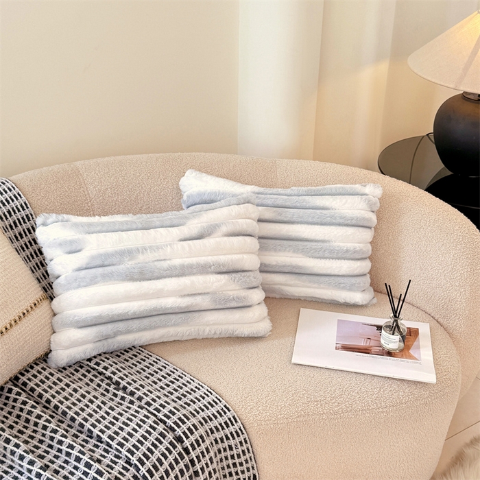 91家纺网 家纺一手货源 找家纺 圣比熊 2025新款兔毛绒抱枕套法兰绒枕套宿舍枕芯套法莱绒30x50枕头套-抽条 兔毛绒抽条-梦幻浅灰