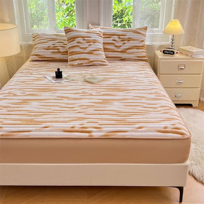 91家纺网 家纺一手货源 找家纺 梦舒羽 2025新款法莱绒床笠法兰绒床垫保护套牛奶绒兔毛绒席梦思床垫套-抽条 法莱绒抽条-梦幻奶咖