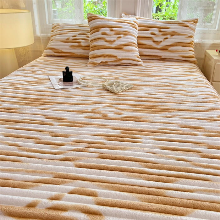 91家纺网 家纺一手货源 找家纺 梦舒羽 2025新款法莱绒床笠法兰绒床垫保护套牛奶绒兔毛绒席梦思床垫套-抽条 法莱绒抽条-梦幻奶咖