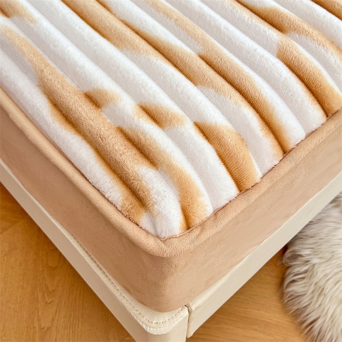 91家纺网 家纺一手货源 找家纺 梦舒羽 2025新款法莱绒床笠法兰绒床垫保护套牛奶绒兔毛绒席梦思床垫套-抽条 法莱绒抽条-梦幻奶咖