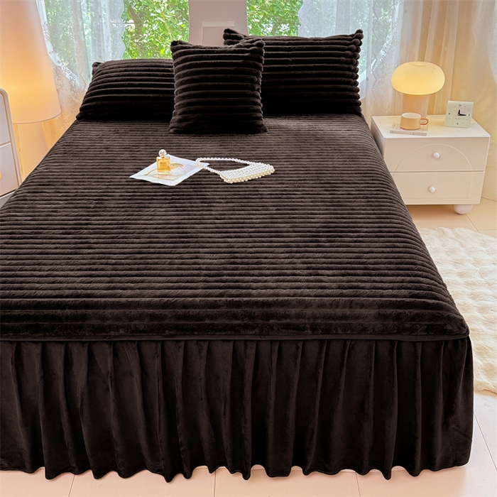 91家纺网 家纺一手货源 找家纺 圣比熊 2025新款兔毛绒床裙法兰绒床垫保护罩牛奶绒床垫法莱绒床单罩-抽条 兔毛绒抽条-咖啡色