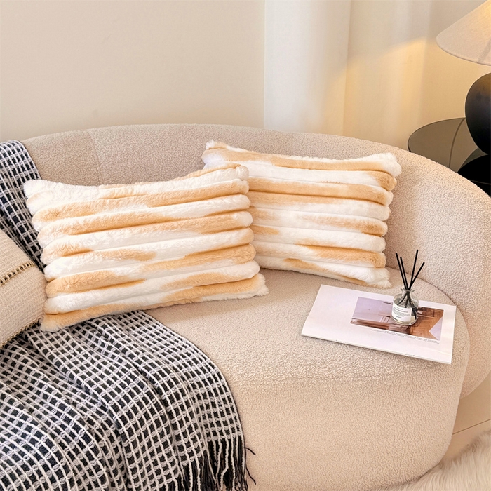 91家纺网 家纺一手货源 找家纺 圣比熊 2025新款兔毛绒抱枕套法兰绒枕套宿舍枕芯套法莱绒30x50枕头套-抽条 兔毛绒抽条-梦幻奶咖