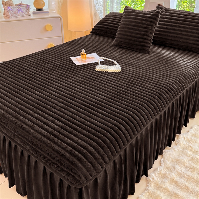 91家纺网 家纺一手货源 找家纺 圣比熊 2025新款兔毛绒床裙法兰绒床垫保护罩牛奶绒床垫法莱绒床单罩-抽条 兔毛绒抽条-咖啡色