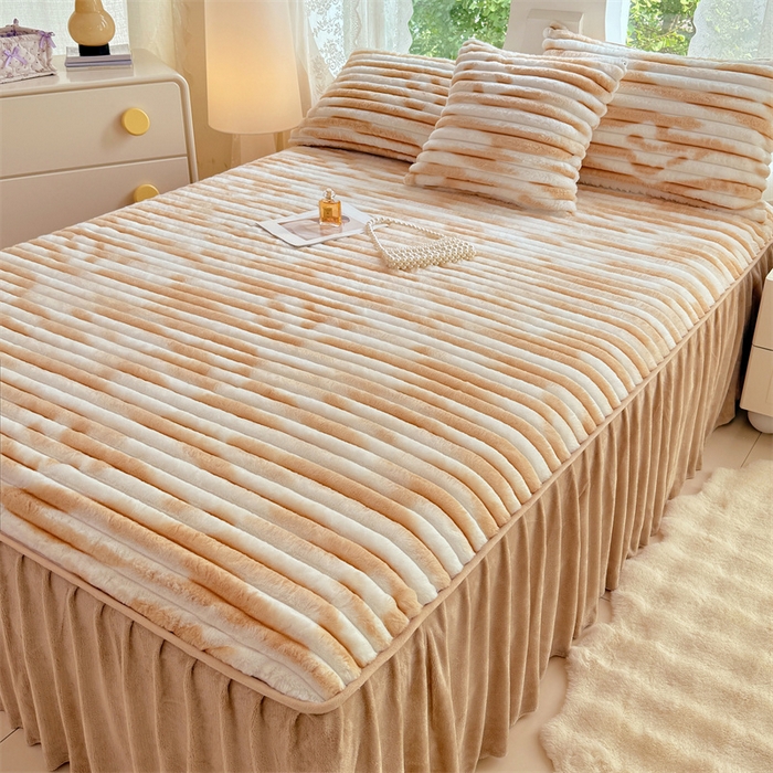 91家纺网 家纺一手货源 找家纺 圣比熊 2025新款兔毛绒床裙法兰绒床垫保护罩牛奶绒床垫法莱绒床单罩-抽条 兔毛绒抽条-梦幻奶咖