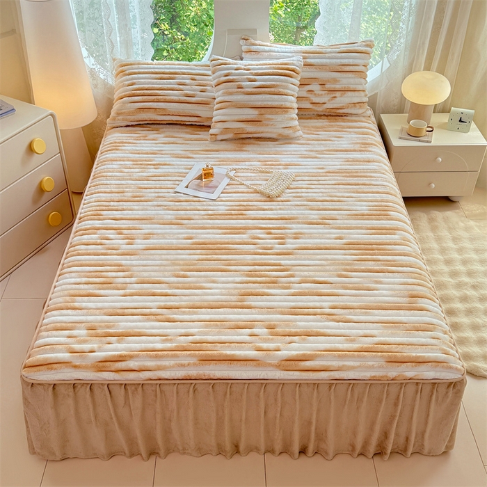 91家纺网 家纺一手货源 找家纺 圣比熊 2025新款兔毛绒床裙法兰绒床垫保护罩牛奶绒床垫法莱绒床单罩-抽条 兔毛绒抽条-梦幻奶咖