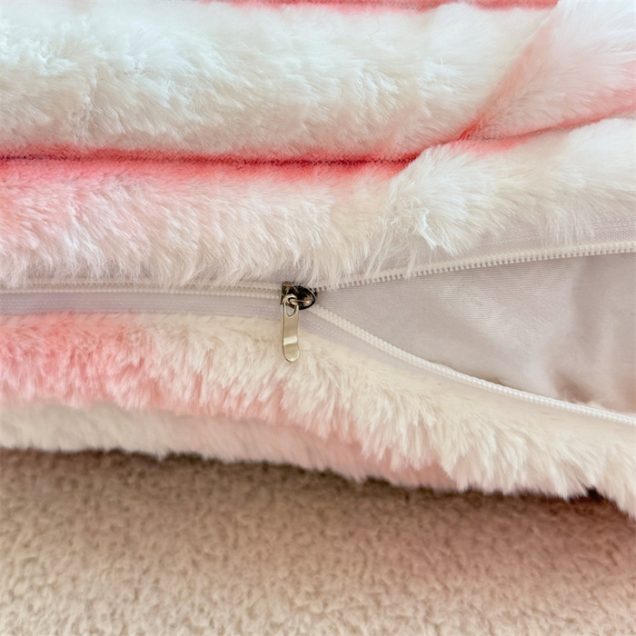 91家纺网 家纺一手货源 找家纺 圣比熊 2025新款兔毛绒抱枕套法兰绒枕套宿舍枕芯套法莱绒枕头套-抽条 兔毛绒抽条-梦幻樱粉