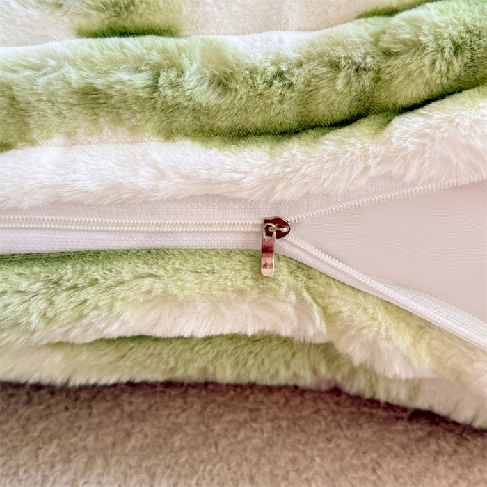 91家纺网 家纺一手货源 找家纺 圣比熊 2025新款兔毛绒抱枕套法兰绒枕套宿舍枕芯套法莱绒枕头套-抽条 兔毛绒抽条-梦幻果绿