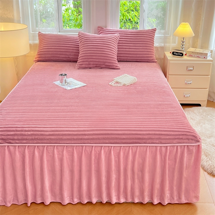 91家纺网 家纺一手货源 找家纺 梦舒羽 2025新款法莱绒床裙法兰绒床垫保护罩牛奶绒兔毛绒床垫床单罩-抽条 法莱绒抽条-云梦粉