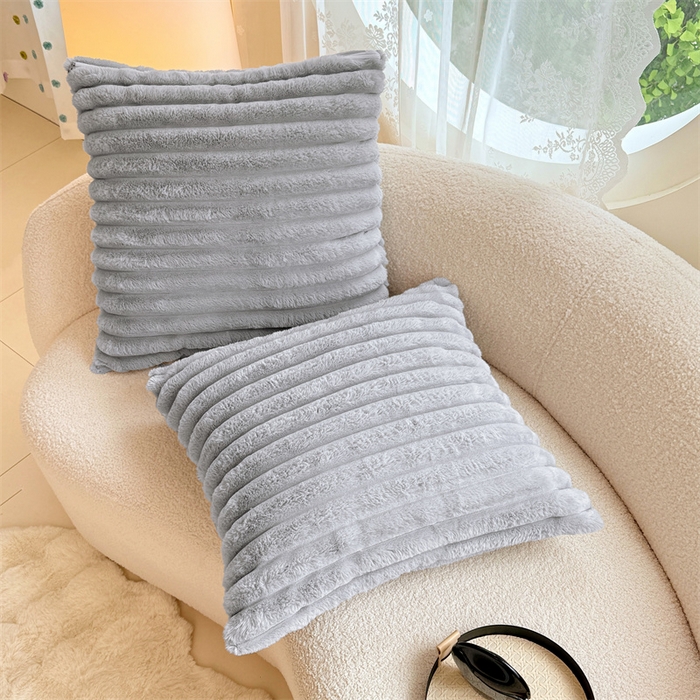 91家纺网 家纺一手货源 找家纺 圣比熊 2025新款兔毛绒抱枕套法兰绒枕套宿舍枕芯套法莱绒枕头套-抽条 兔毛绒抽条-烟雨灰