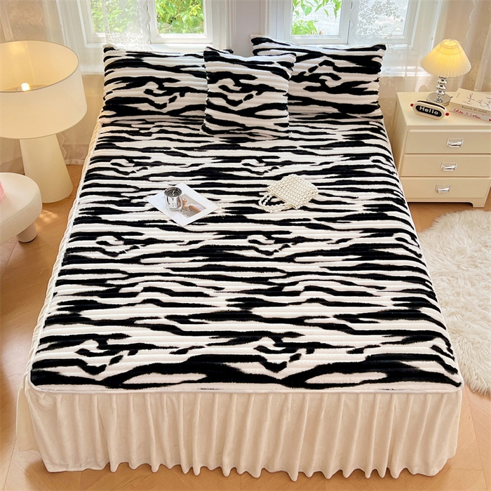 91家纺网 家纺一手货源 找家纺 梦舒羽 2025新款法莱绒床裙法兰绒床垫保护罩牛奶绒兔毛绒床垫床单罩-抽条 法莱绒抽条-梦幻墨白