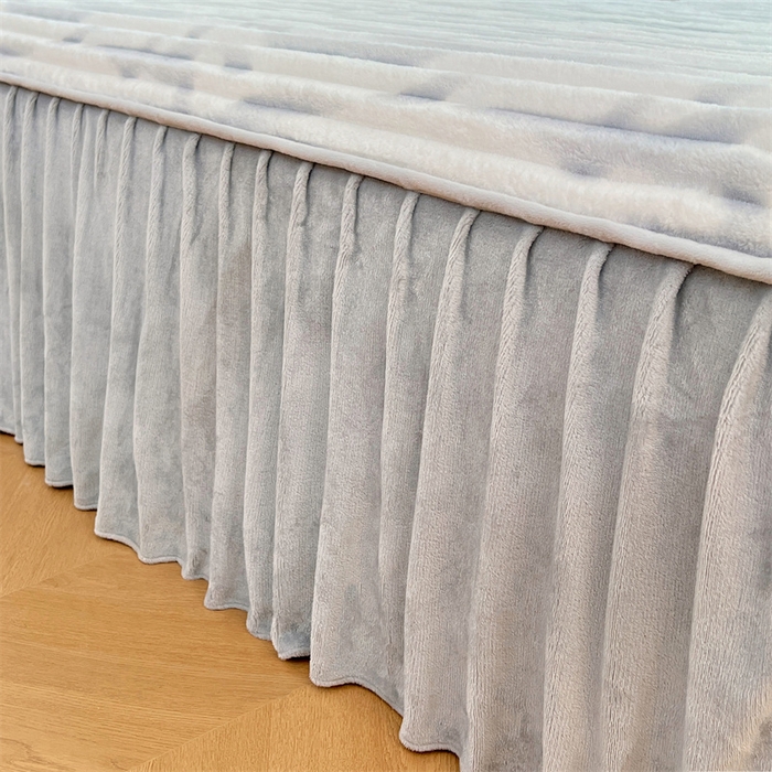 91家纺网 家纺一手货源 找家纺 梦舒羽 2025新款法莱绒床裙法兰绒床垫保护罩牛奶绒兔毛绒床垫床单罩-抽条 法莱绒抽条-梦幻浅灰