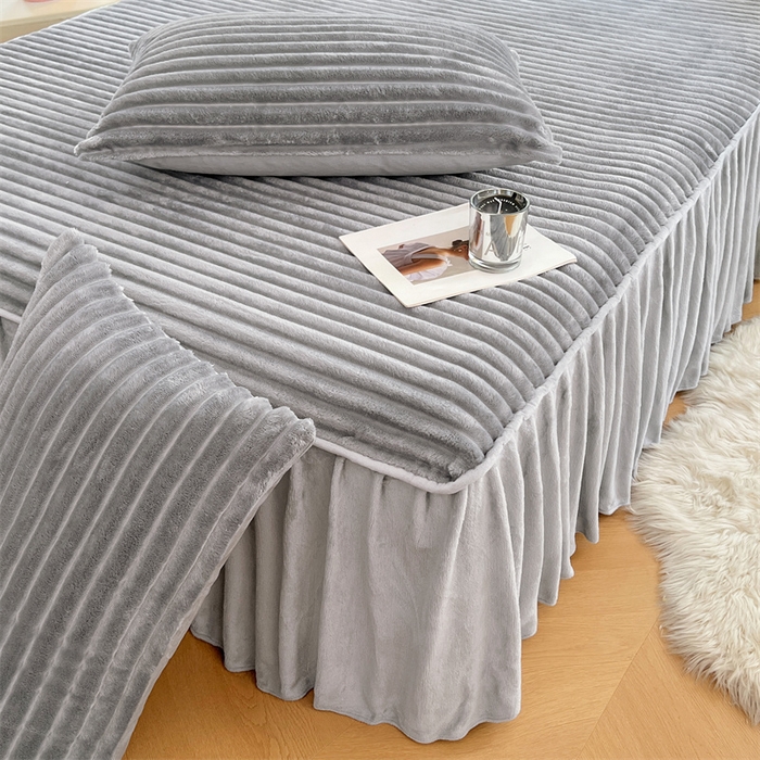 91家纺网 家纺一手货源 找家纺 梦舒羽 2025新款法莱绒床裙法兰绒床垫保护罩牛奶绒兔毛绒床垫床单罩-抽条 法莱绒抽条-烟雨灰
