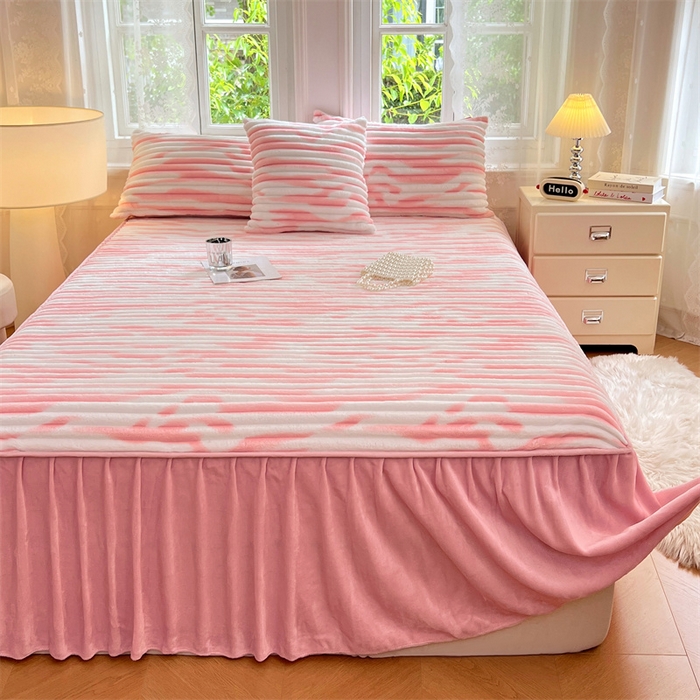 91家纺网 家纺一手货源 找家纺 梦舒羽 2025新款法莱绒床裙法兰绒床垫保护罩牛奶绒兔毛绒床垫床单罩-抽条 法莱绒抽条-梦幻樱粉