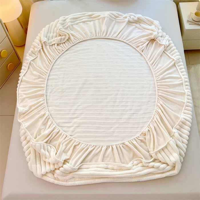 91家纺网 家纺一手货源 找家纺 圣比熊 2025新款兔毛绒床笠床垫法兰绒保护套牛奶绒席梦思法莱绒床垫套-抽条 兔毛绒抽条-晨曦白