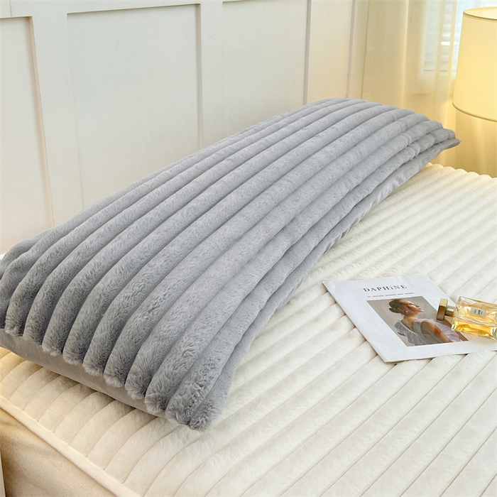 91家纺网 家纺一手货源 找家纺 圣比熊 2025新款兔毛绒双人枕套牛奶绒加长法兰绒枕芯套法莱绒枕头套-抽条 兔毛绒抽条-烟雨灰