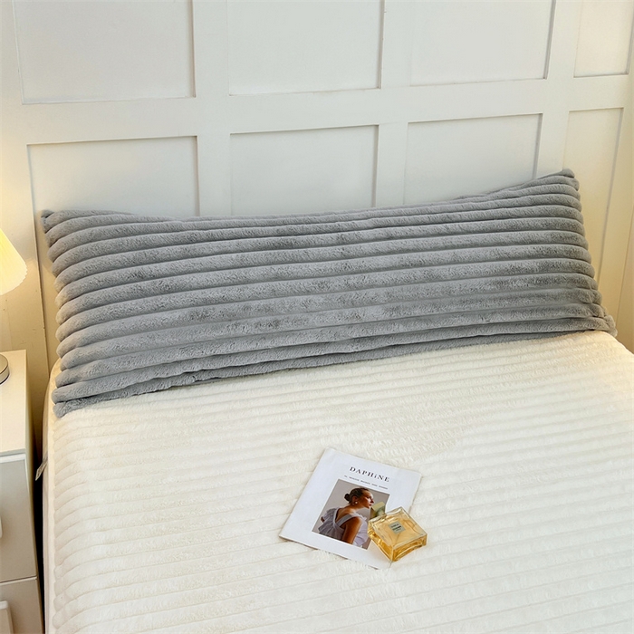 91家纺网 家纺一手货源 找家纺 圣比熊 2025新款兔毛绒双人枕套牛奶绒加长法兰绒枕芯套法莱绒枕头套-抽条 兔毛绒抽条-烟雨灰