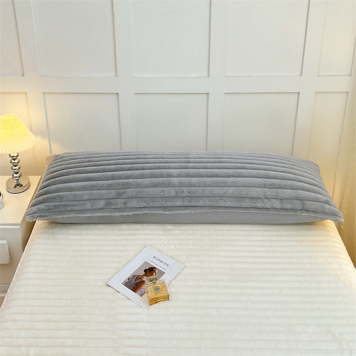 91家纺网 家纺一手货源 找家纺 圣比熊 2025新款兔毛绒双人枕套牛奶绒加长法兰绒枕芯套法莱绒枕头套-抽条 兔毛绒抽条-烟雨灰