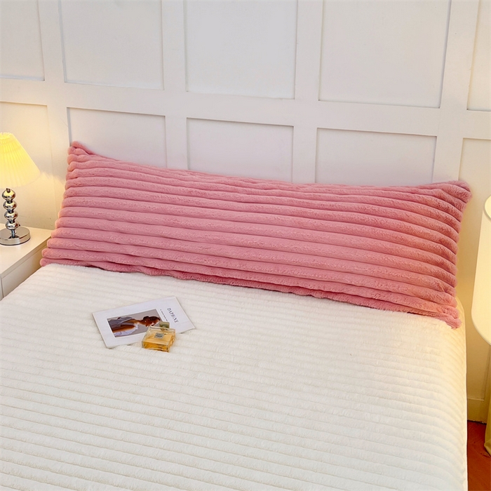 91家纺网 家纺一手货源 找家纺 圣比熊 2025新款兔毛绒双人枕套牛奶绒加长法兰绒枕芯套法莱绒枕头套-抽条 兔毛绒抽条-云梦粉