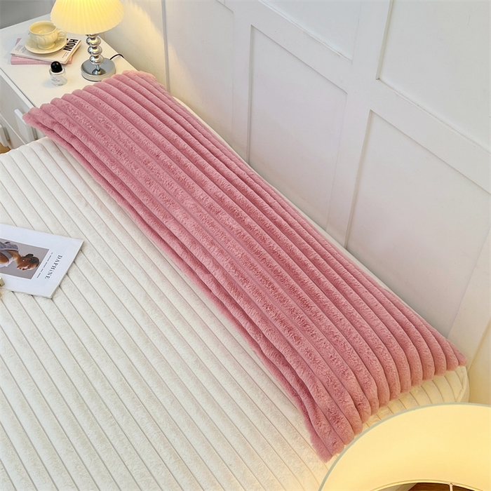 91家纺网 家纺一手货源 找家纺 圣比熊 2025新款兔毛绒双人枕套牛奶绒加长法兰绒枕芯套法莱绒枕头套-抽条 兔毛绒抽条-云梦粉