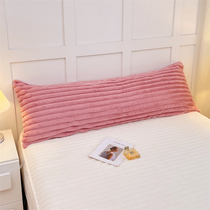 91家纺网 家纺一手货源 找家纺 圣比熊 2025新款兔毛绒双人枕套牛奶绒加长法兰绒枕芯套法莱绒枕头套-抽条 兔毛绒抽条-云梦粉