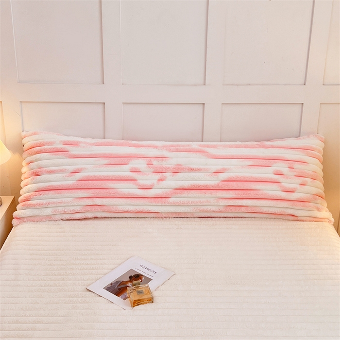 91家纺网 家纺一手货源 找家纺 圣比熊 2025新款兔毛绒双人枕套牛奶绒加长法兰绒枕芯套法莱绒枕头套-抽条 兔毛绒抽条-梦幻樱粉