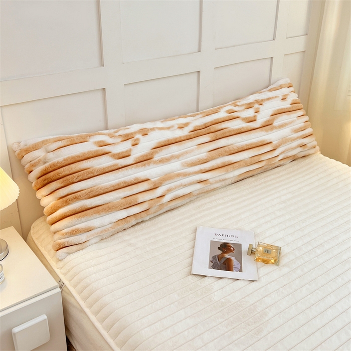 91家纺网 家纺一手货源 找家纺 圣比熊 2025新款兔毛绒双人枕套牛奶绒加长法兰绒枕芯套法莱绒枕头套-抽条 兔毛绒抽条-梦幻奶咖