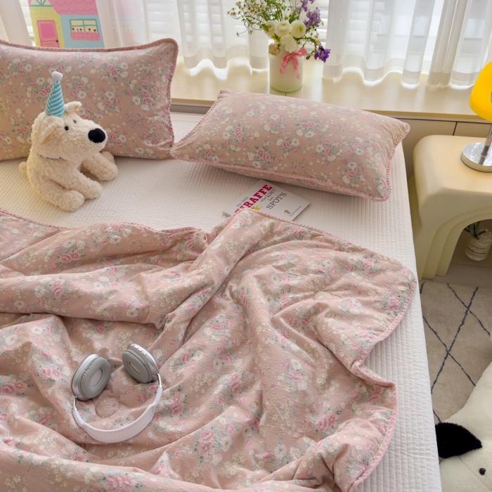 91家纺网 家纺一手货源 找家纺 澜妃 2025新款云感双层纱抗菌贝壳边夏被夏凉被空调被 贝壳边-爱如星辰