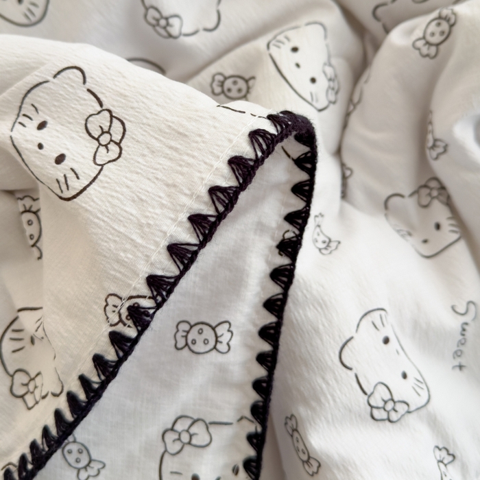 91家纺网 家纺一手货源 找家纺 澜妃 2025新款云感双层纱抗菌贝壳边夏被夏凉被空调被 贝壳边-猫咪恋人