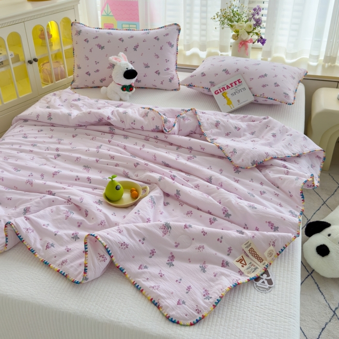 91家纺网 家纺一手货源 找家纺 澜妃 2025新款云感双层纱抗菌贝壳边夏被夏凉被空调被 贝壳边-葡萄七分甜