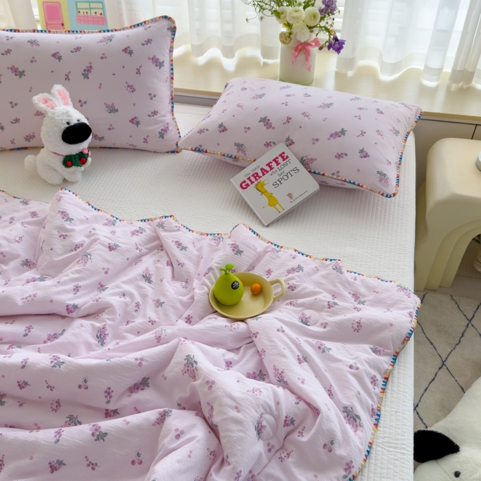 91家纺网 家纺一手货源 找家纺 澜妃 2025新款云感双层纱抗菌贝壳边夏被夏凉被空调被 贝壳边-葡萄七分甜