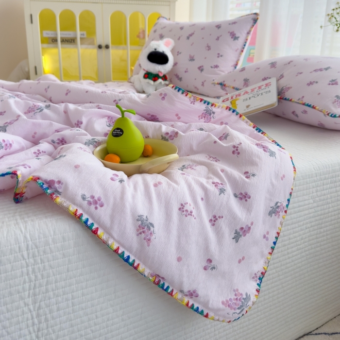 91家纺网 家纺一手货源 找家纺 澜妃 2025新款云感双层纱抗菌贝壳边夏被夏凉被空调被 贝壳边-葡萄七分甜