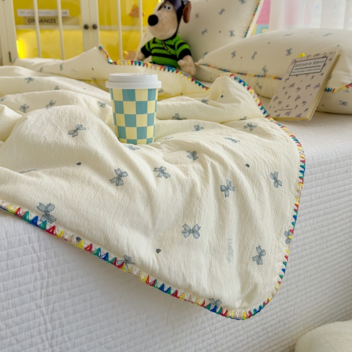 91家纺网 家纺一手货源 找家纺 澜妃 2025新款云感双层纱抗菌贝壳边夏被夏凉被空调被 贝壳边-相思蓝