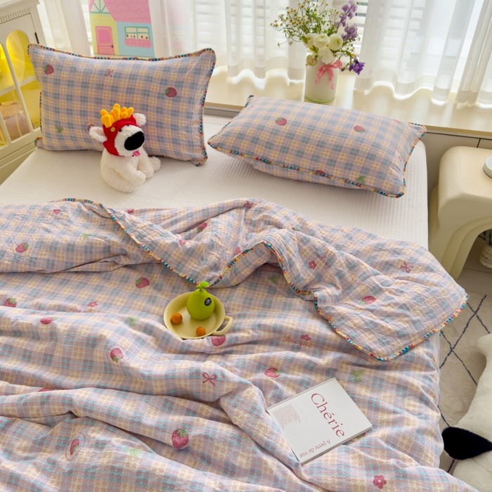 91家纺网 家纺一手货源 找家纺 澜妃 2025新款云感双层纱抗菌贝壳边夏被夏凉被空调被 贝壳边-有草莓的地方