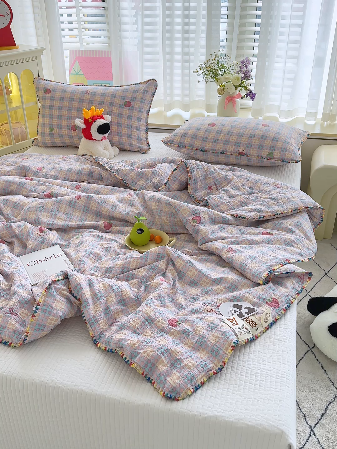 91家纺网 家纺一手货源 找家纺 澜妃 2025新款云感双层纱抗菌贝壳边夏被夏凉被空调被 贝壳边-有草莓的地方