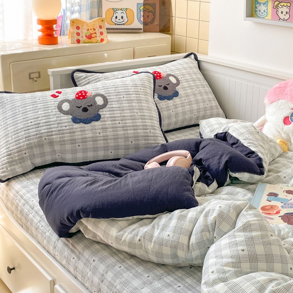 91家纺网 家纺一手货源 找家纺 云玲时尚 2025新款云感懒人冬季一体被床盖四件套 happy考拉