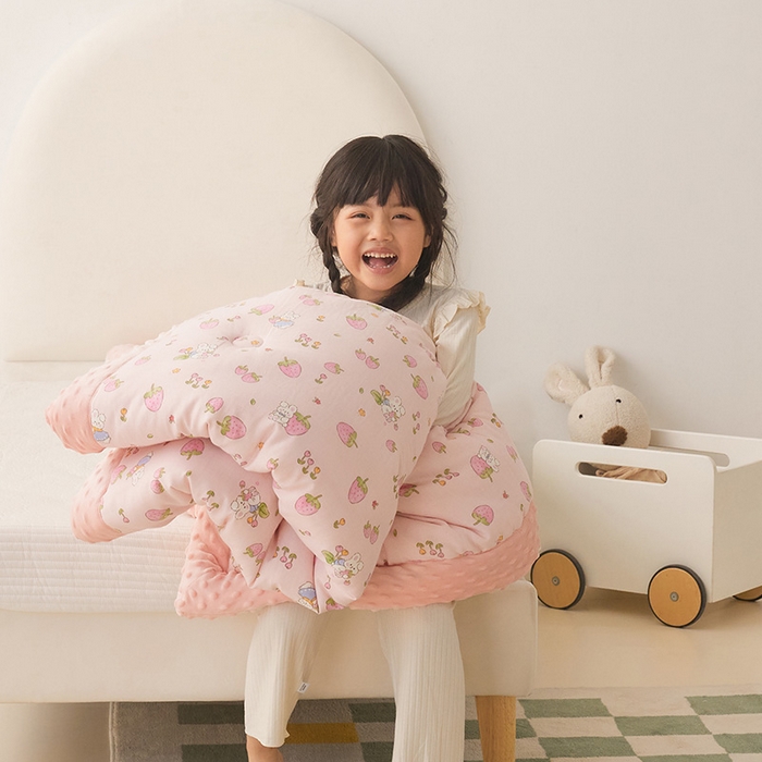 91家纺网 家纺一手货源 找家纺 （总）嗨生活 2025新款全棉双层纱豆豆被儿童被春秋被冬被幼儿园被子系列