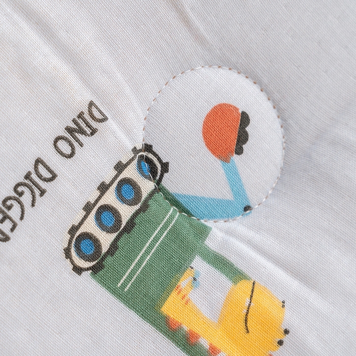 91家纺网 家纺一手货源 找家纺 嗨生活 2025新款全棉双层纱豆豆被儿童被春秋被冬被幼儿园被子系列 挖机恐龙