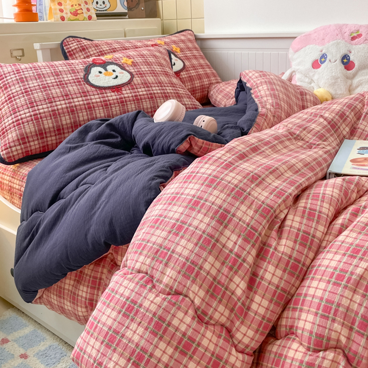 91家纺网 家纺一手货源 找家纺 云玲时尚 2025新款云感懒人冬季一体被床盖四件套 企鹅