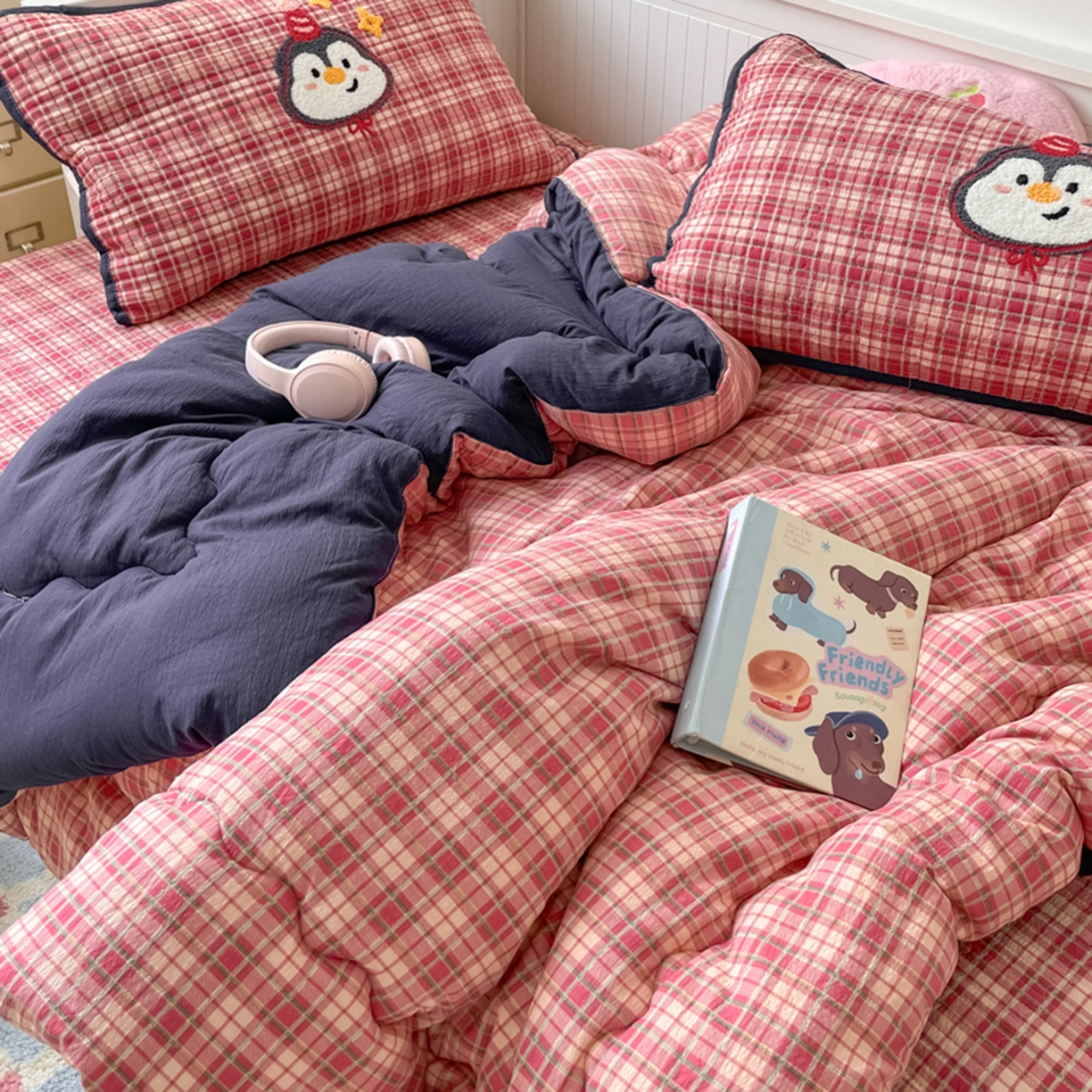 91家纺网 家纺一手货源 找家纺 云玲时尚 2025新款云感懒人冬季一体被床盖四件套 企鹅