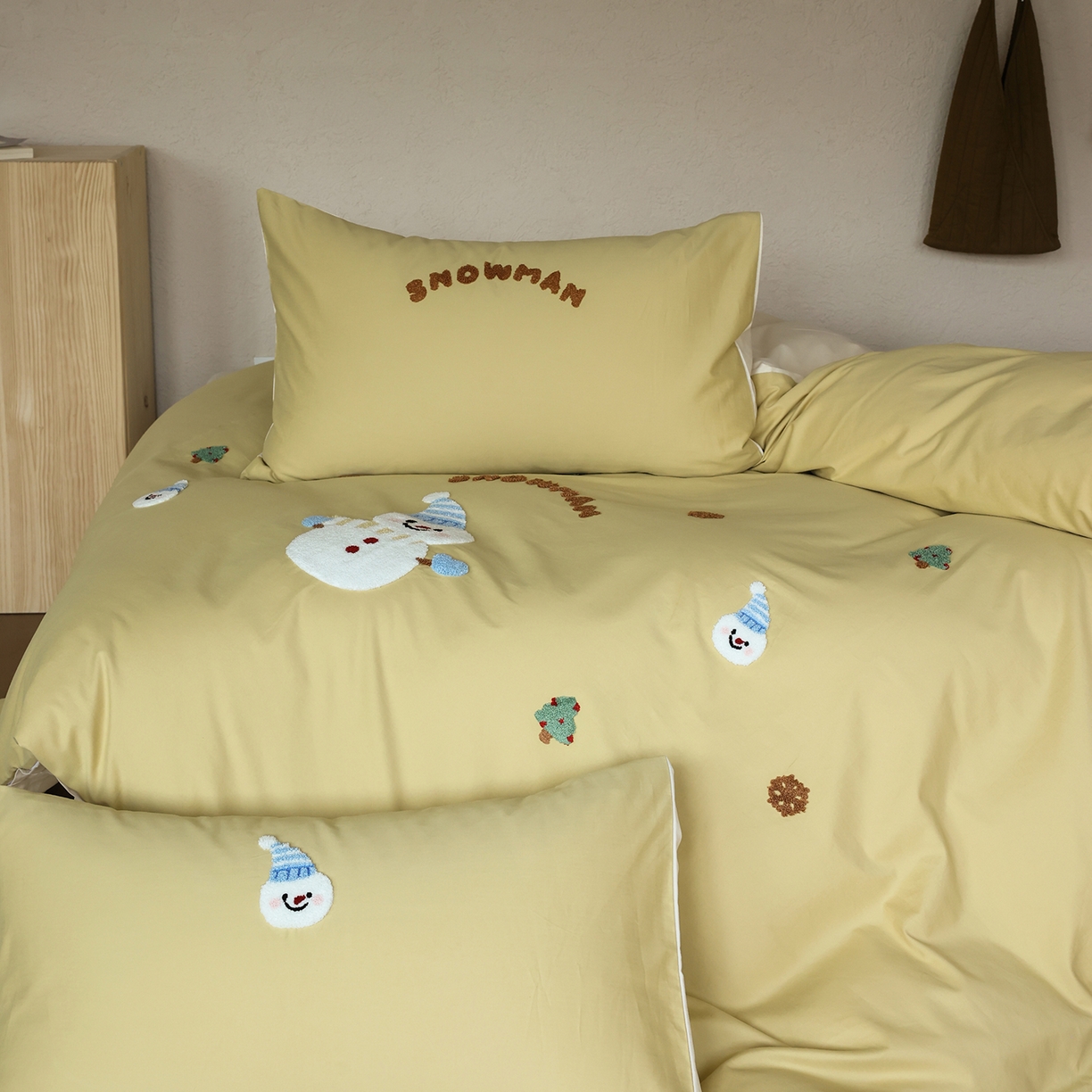 91家纺网 家纺一手货源 找家纺 （总）时光里 2025新款全棉100S卡通风磨毛毛巾绣四件套