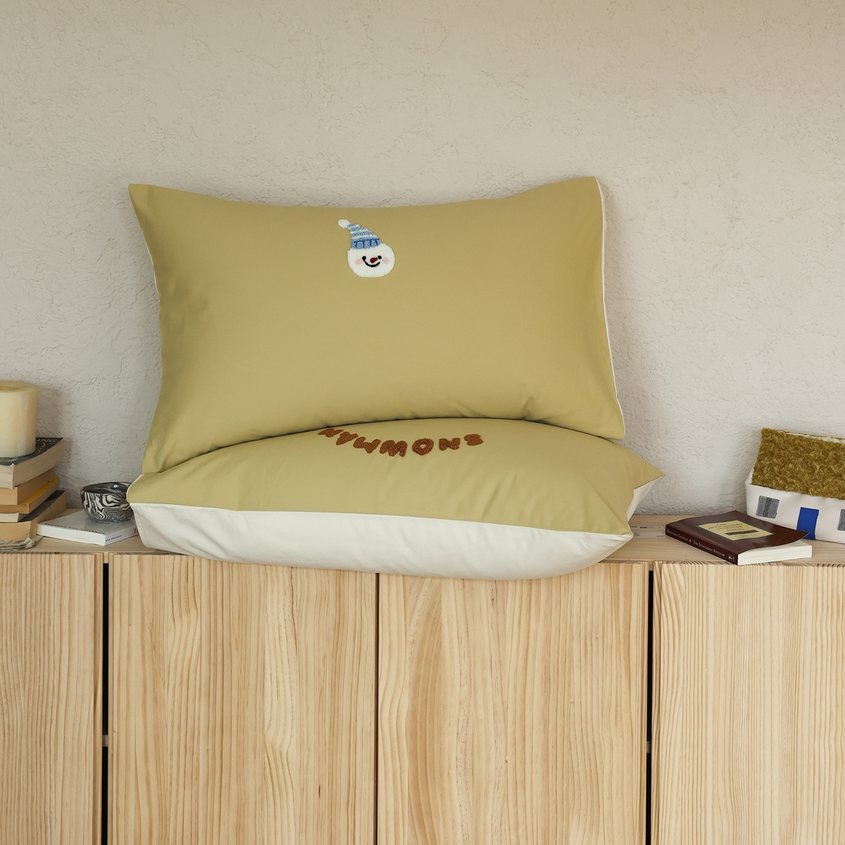 91家纺网 家纺一手货源 找家纺 时光里 2025新款全棉100S卡通风磨毛毛巾绣四件套 缤纷小雪人