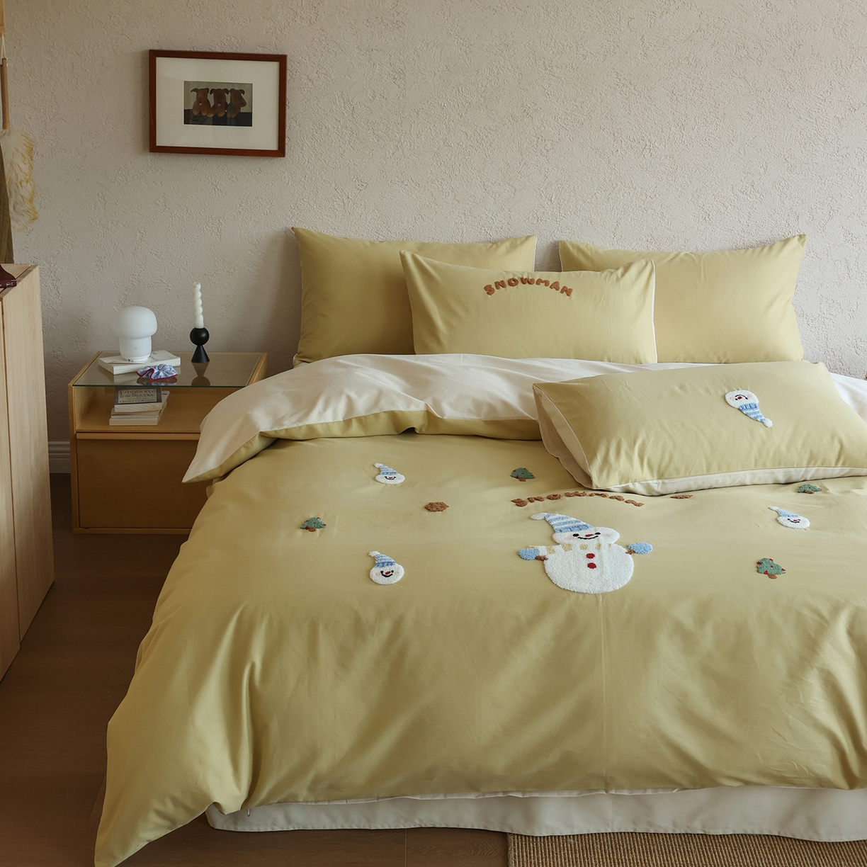 91家纺网 家纺一手货源 找家纺 时光里 2025新款全棉100S卡通风磨毛毛巾绣四件套 缤纷小雪人