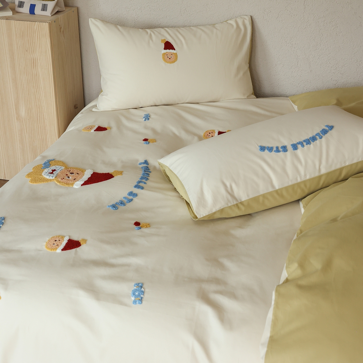 91家纺网 家纺一手货源 找家纺 时光里 2025新款全棉100S卡通风磨毛毛巾绣四件套 星愿小宝贝