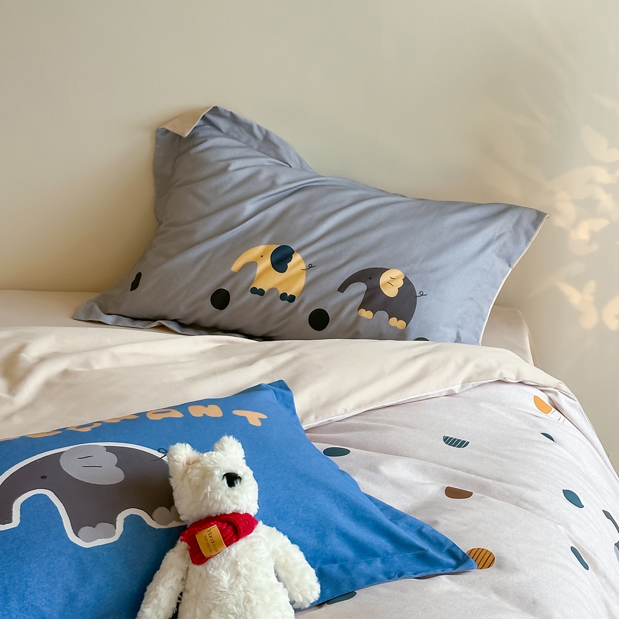 91家纺网 家纺一手货源 找家纺 时年家纺 2025新款全棉磨毛大版卡通印花系列套件 安静小象