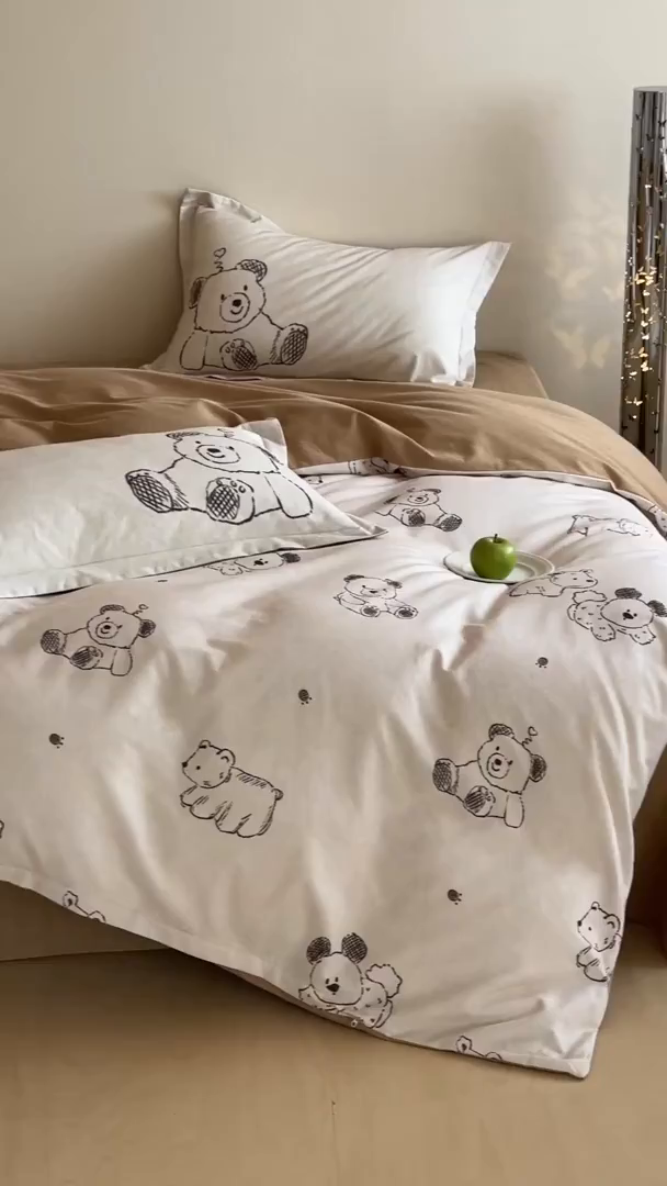 91家纺网 家纺一手货源 找家纺 时年家纺 2025新款全棉磨毛大版卡通印花系列套件 趣味熊